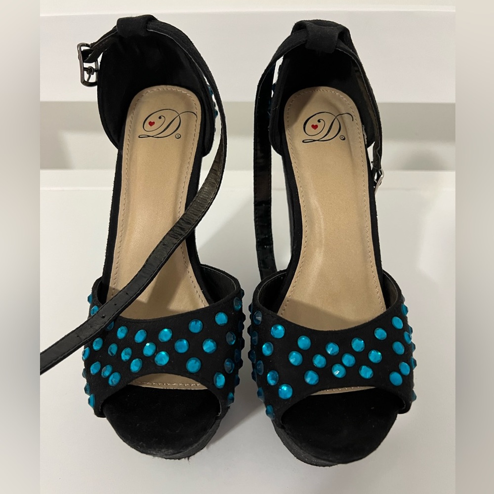 Beautiful wedges only wore twice!!!